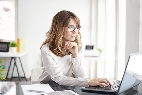 woman working online